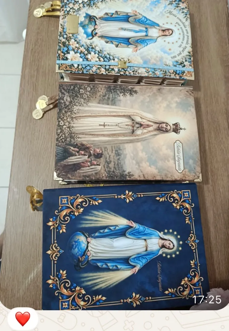 Três capas marianas feitas pela Mônica